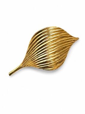 Vintage Gold Tone Leaf Brooch Pin | Ribbed Botanical Statement Jewelry | Mid Cen